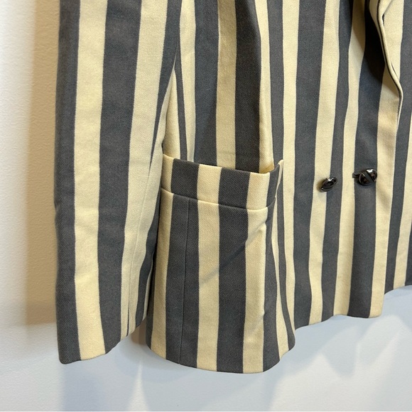 Louis Feraud 1980's Vintage Striped Wool Blazer with Puff Sleeves Cream and Grey - Picture 3 of 12